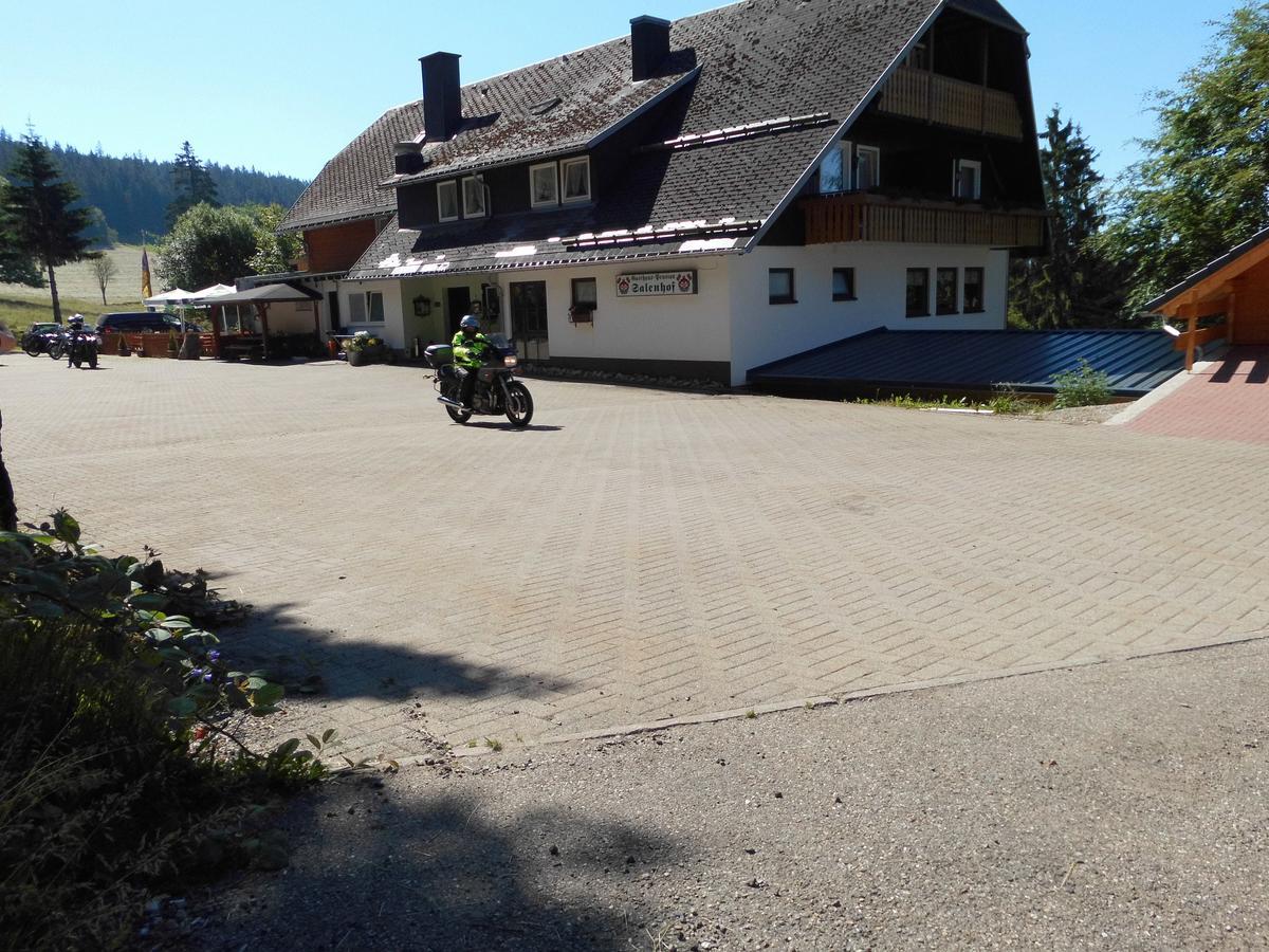 Schwarzwaldgasthaus Salenhof Titisee-Neustadt Exterior foto